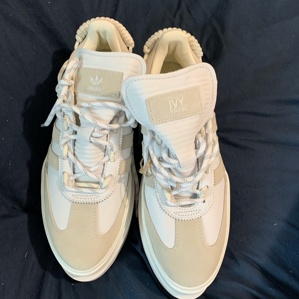 Ivy Park Adidas Women’s sneakers size 8 1/2.